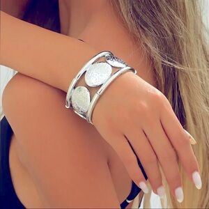 Brand New Silvery Oval Bangle/ Hammered Texture Bracelet.